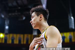 爱游戏APP-付政浩：赵继伟此前为辽篮拿到三次全运冠军 四年后未必卸甲归田