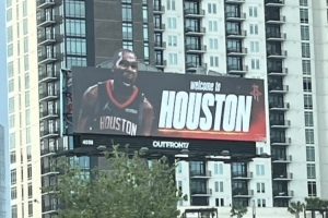 很快啊！官宣第二天 休斯敦出现杜兰特广告牌：欢迎来到火箭队