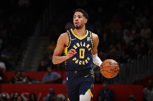 开局强势未能延续！哈利伯顿首节9分&amp;半场8中3得11分3板2助