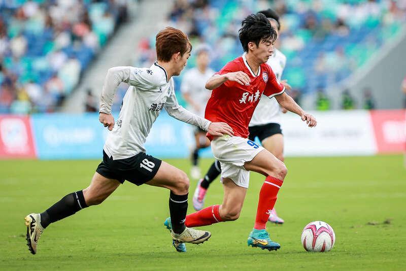 爱游戏体育-2.5万球迷“看球观海”,2025广东足球超级联赛正赛在广州南沙开赛