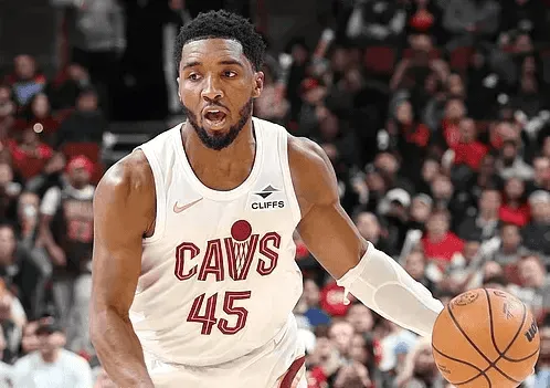 爱游戏体育官网-ESPN预测明日比赛：骑士胜率54.0%，76人胜率46.0%