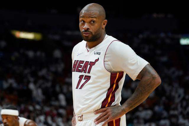 爱游戏体育-P.J.塔克死盯昔日队友，阐释防守尖兵的自我修养