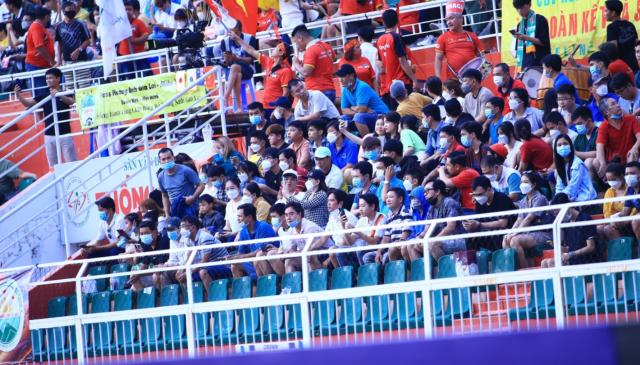 爱游戏APP-范志毅看过来①亚冠越南赛区的漂亮小姐姐